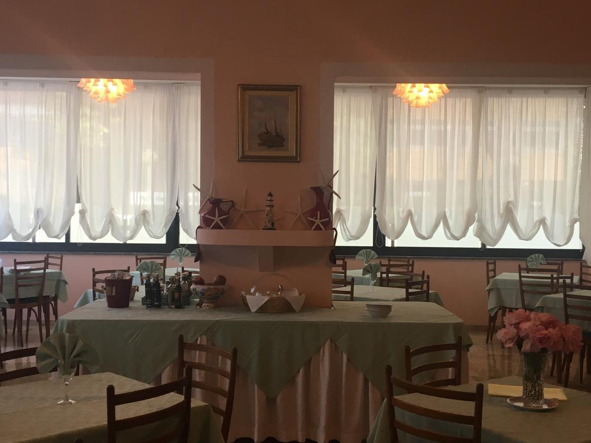 Hotel Laila Cesenatico Luaran gambar
